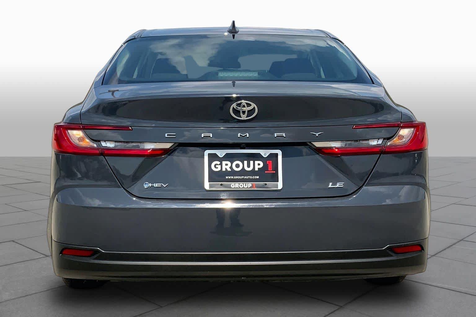 Used 2025 Toyota Camry LE FWD image 5