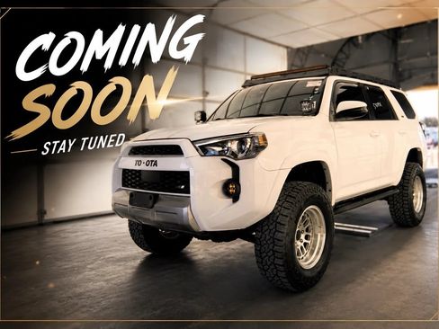 Used 2021 Toyota 4Runner SR5 AWD/4WD image 1