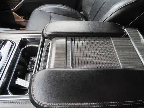 Used 2023 Jeep Wagoneer L Series II AWD/4WD image 39