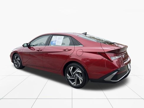 Used 2024 Hyundai Elantra SEL w/ Convenience Package image 6