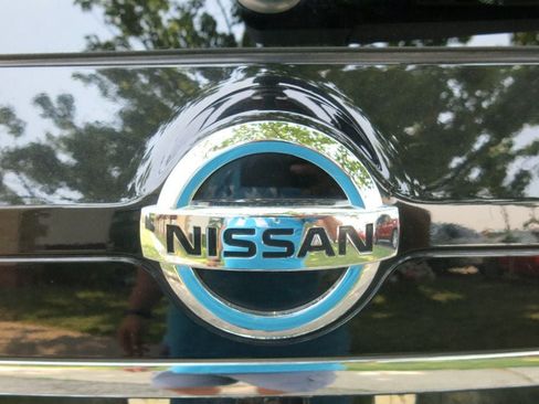 Used 2018 Nissan Rogue SL FWD image 9
