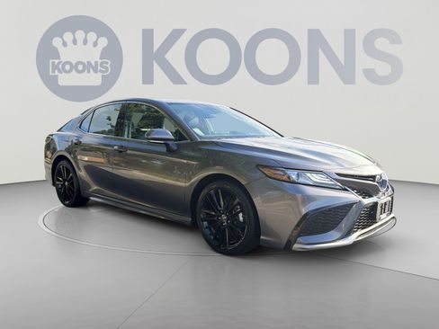 Used 2024 Toyota Camry XSE FWD image 8
