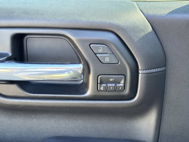 Used 2022 GMC Sierra 1500 SLT w/ SLT Premium Plus Package AWD/4WD image 25