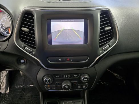 Certified 2020 Jeep Cherokee Latitude Plus image 23