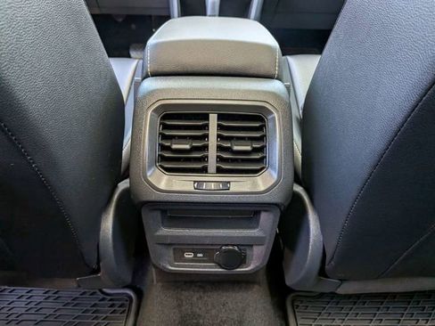 Certified 2023 Volkswagen Tiguan SE image 14