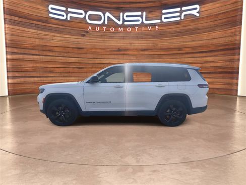 Used 2024 Jeep Grand Cherokee L Altitude image 2