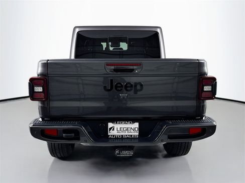 Used 2021 Jeep Gladiator Overland image 7