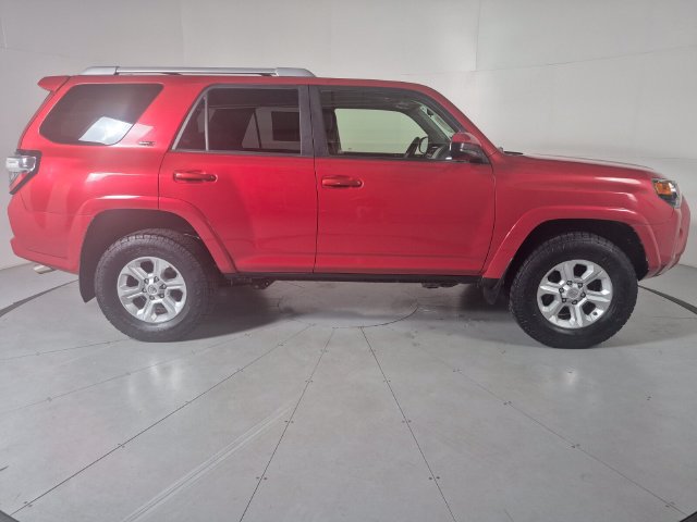 Used 2018 Toyota 4Runner SR5 AWD/4WD image 5