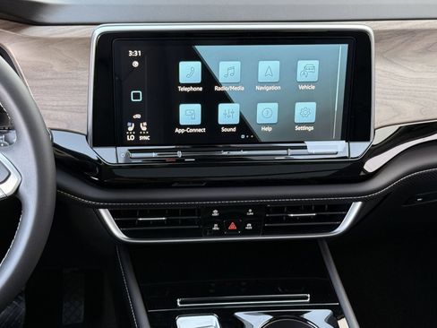 New 2026 Volkswagen Atlas SE image 13