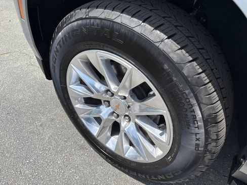 Used 2025 Chevrolet Tahoe Premier AWD/4WD image 36