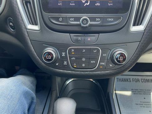 Used 2022 Chevrolet Malibu LT FWD image 21