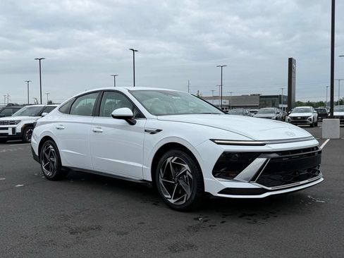 Certified 2026 Hyundai Sonata SEL FWD image 3