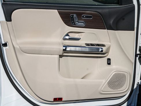 Certified 2025 Mercedes-Benz GLB 250 4MATIC image 20