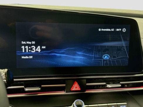 Used 2024 Hyundai Elantra Limited FWD image 15