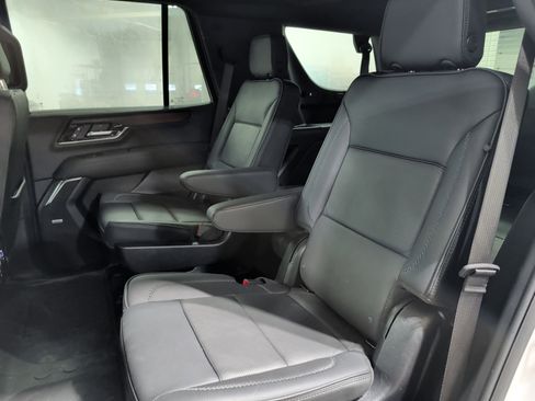 Used 2025 GMC Yukon Denali w/ Sun & Power Step Package image 9
