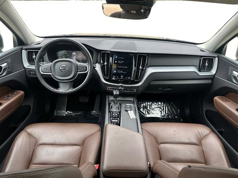 Used 2018 Volvo XC60 T5 Momentum w/ Convenience Package AWD/4WD image 28