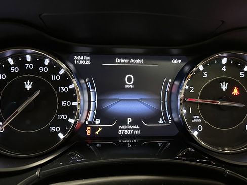 Used 2022 Maserati Quattroporte Modena Q4 image 46