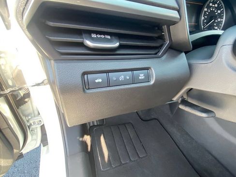 Used 2025 Nissan Altima 2.5 SV FWD image 12