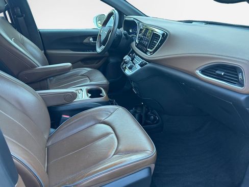 Certified 2020 Chrysler Pacifica Limited w/ Advanced Safetytec Group FWD image 30