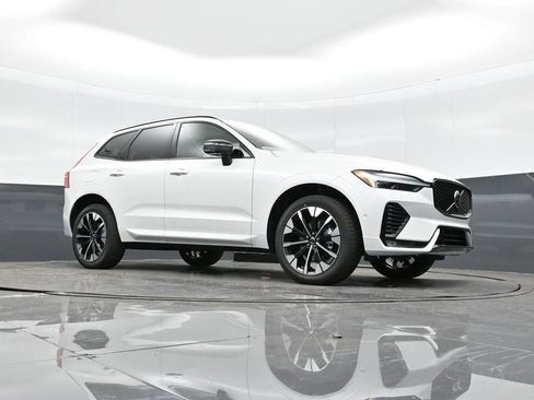 New 2026 Volvo XC60 B5 Plus w/ Protection Package Premier image 24