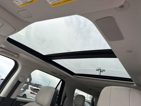 Certified 2025 Lincoln Navigator L Reserve image 32