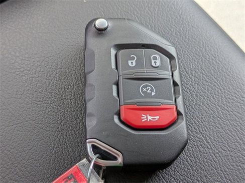 New 2025 Jeep Gladiator Sport image 32