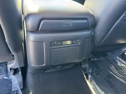 Used 2024 Nissan Armada SV image 20