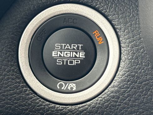 Used 2024 RAM 1500 Laramie AWD/4WD image 21