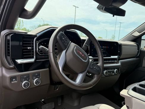 Used 2025 GMC Sierra 1500 SLE AWD/4WD image 11