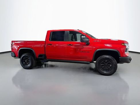 Used 2024 Chevrolet Silverado 2500 ZR2 w/ ZR2 Bison Edition AWD/4WD image 5