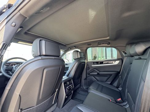 New 2026 Porsche Cayenne E-Hybrid Coupe image 17