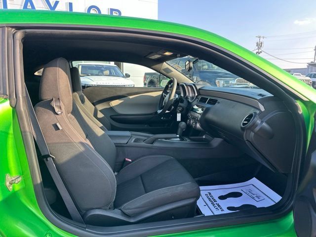 Used 2011 Chevrolet Camaro LS RWD image 8
