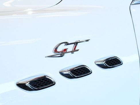 Used 2023 Maserati Levante GT AWD/4WD image 7