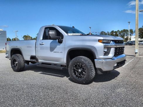 Used 2022 Chevrolet Silverado 2500 LT w/ Convenience Package image 3