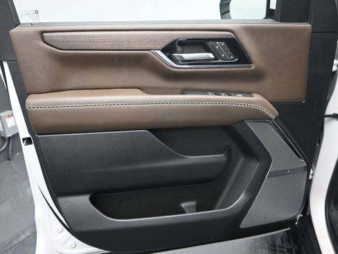 Used 2025 GMC Yukon Denali Ultimate image 25