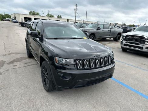 Used 2019 Jeep Grand Cherokee Altitude AWD/4WD image 24