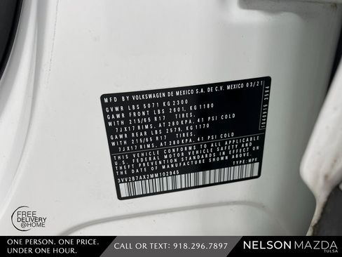 Used 2021 Volkswagen Tiguan SE w/ Panoramic Sunroof Package image 56