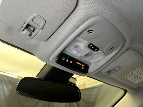 Used 2023 Chevrolet Bolt EUV LT w/ Convenience Package FWD image 32