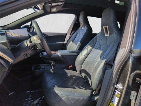 Used 2024 BMW iX xDrive50 w/ Premium Package AWD/4WD image 17