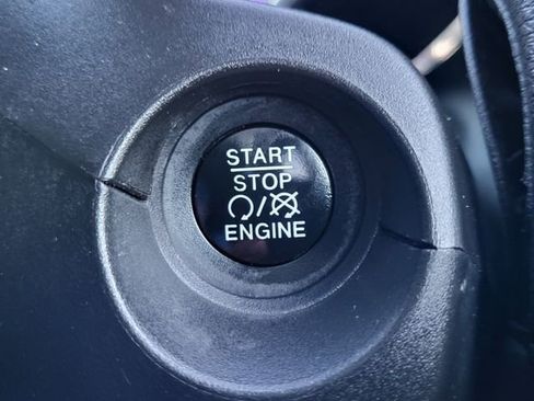 Used 2018 Jeep Compass Latitude w/ Safe & Security Group image 25