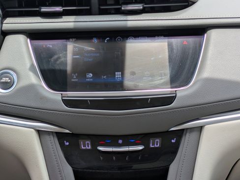 Used 2018 Cadillac XT5 Luxury w/ LPO, Wheel Lock Package AWD/4WD image 17