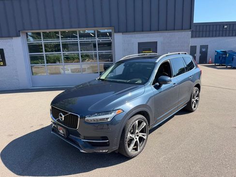 Used 2019 Volvo XC90 T6 Momentum w/ Advanced Package AWD/4WD image 3