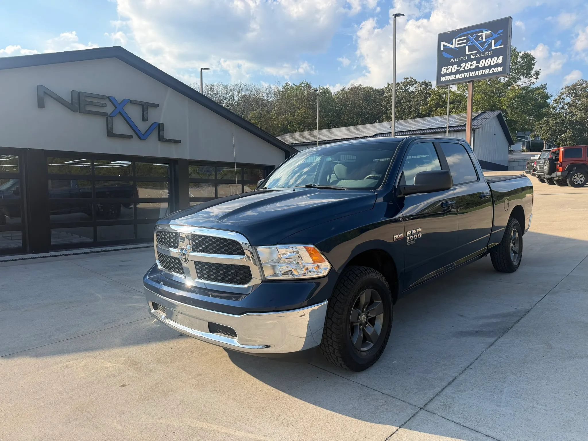 Used 2020 RAM 1500 Classic SLT AWD/4WD image 5