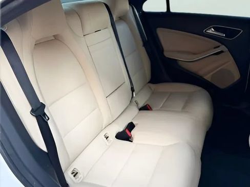 Used 2017 Mercedes-Benz CLA 250 image 27