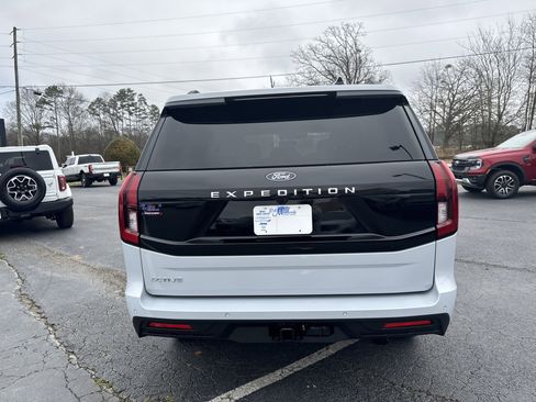 New 2026 Ford Expedition Active image 6