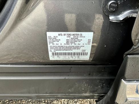 Used 2023 Ford Explorer Limited AWD/4WD image 18