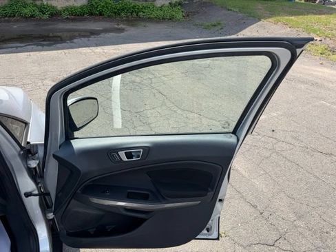 Used 2018 Ford EcoSport SE w/ SE Convenience Package FWD image 12
