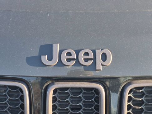 Used 2018 Jeep Compass Trailhawk w/ Cold Weather Group AWD/4WD image 8