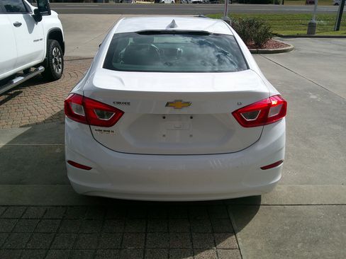 Used 2017 Chevrolet Cruze LT w/ Sun And Sound Package image 3