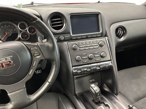Used 2016 Nissan GT-R Premium AWD/4WD image 14